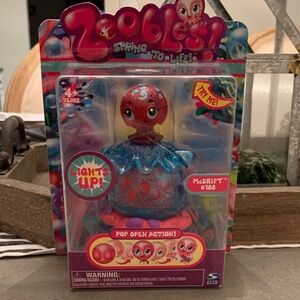 Zoobles McDrift #166 Red and Blue Toy vintage